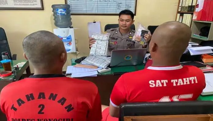 dua-pelaku-pengedar-narkoba-di-wonogiri-sedang-diperiksa-polisi