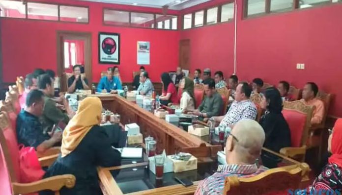 rapat-fraksi-pdip-dprd-solo