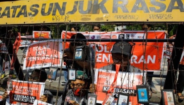 koalisi-masyarakat-dan-pers-surabaya