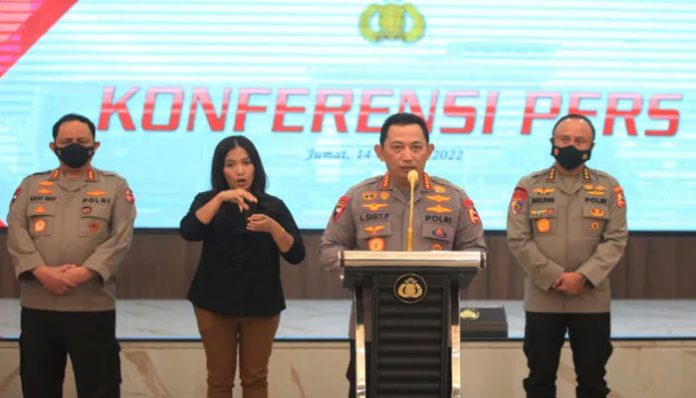kapolri-akan-pidanakan-anggotanya-yang-bekingi-judi-online