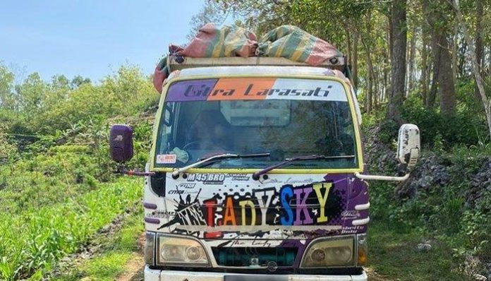 truk-buang-sampah-ilegal
