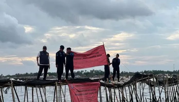 pagar-laut-janggal