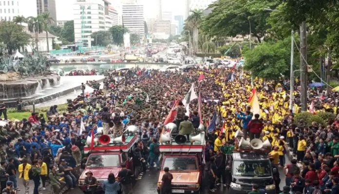 bem-si-guncang-jakarta