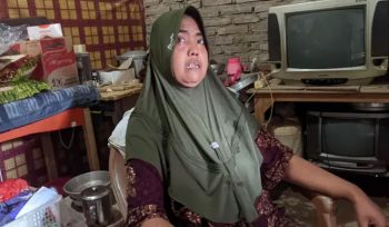 Suripah wanita paruh baya di Kudus yang hidup sendiri dalam keadaan sakit