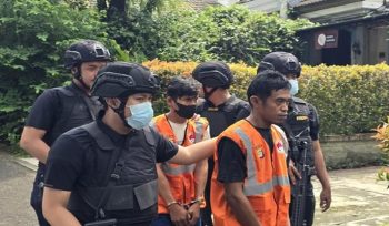 Tampang dua tersangka operator pabrik narkoba di Sentul Jawa Barat