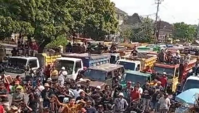 sopir-truk-gk-demo
