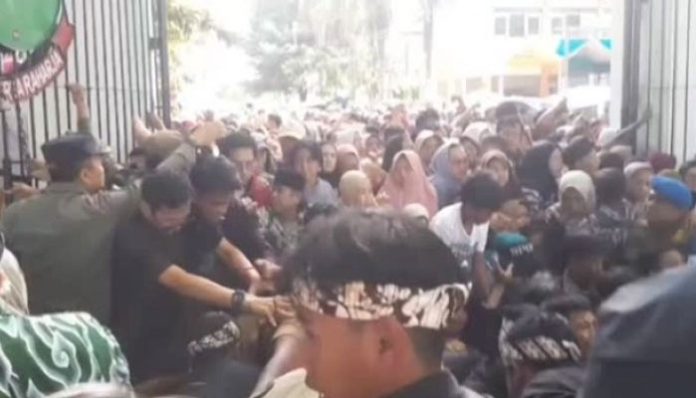 suasana-pesta-rakyat-di-garut