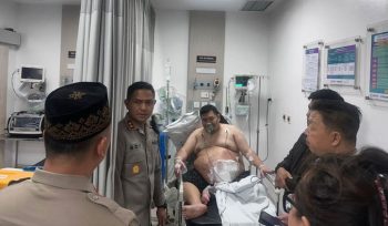 Kapolres Tangsel jenguk korban penusukan yang diduga dilakukan oleh sekelompok debt collector