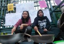 Massa Bara Puan Gelar Aksi Memasak Kemarahan Di Kantor Gubernur Jawa Tengah