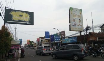 Penampakan reklame di jl Wonosari